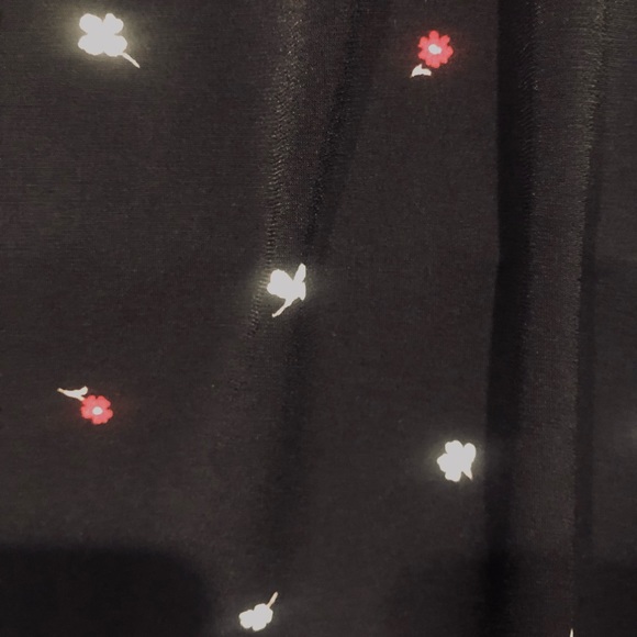 Liz Claiborne Career Black Floral Jeweled Keyhole Neck Blouse Petite Large - Picture 5 of 6